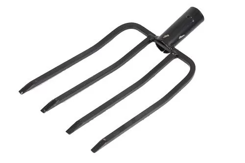 Вилы навозные 4-рогие (кованный пруток) с черенком*